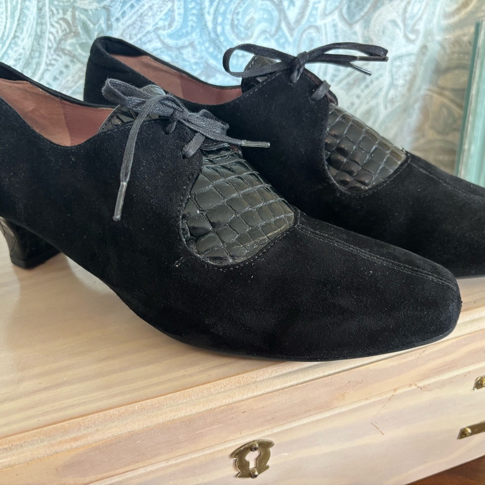 BeautiFeel Black Suede & Croc Embossed Heels